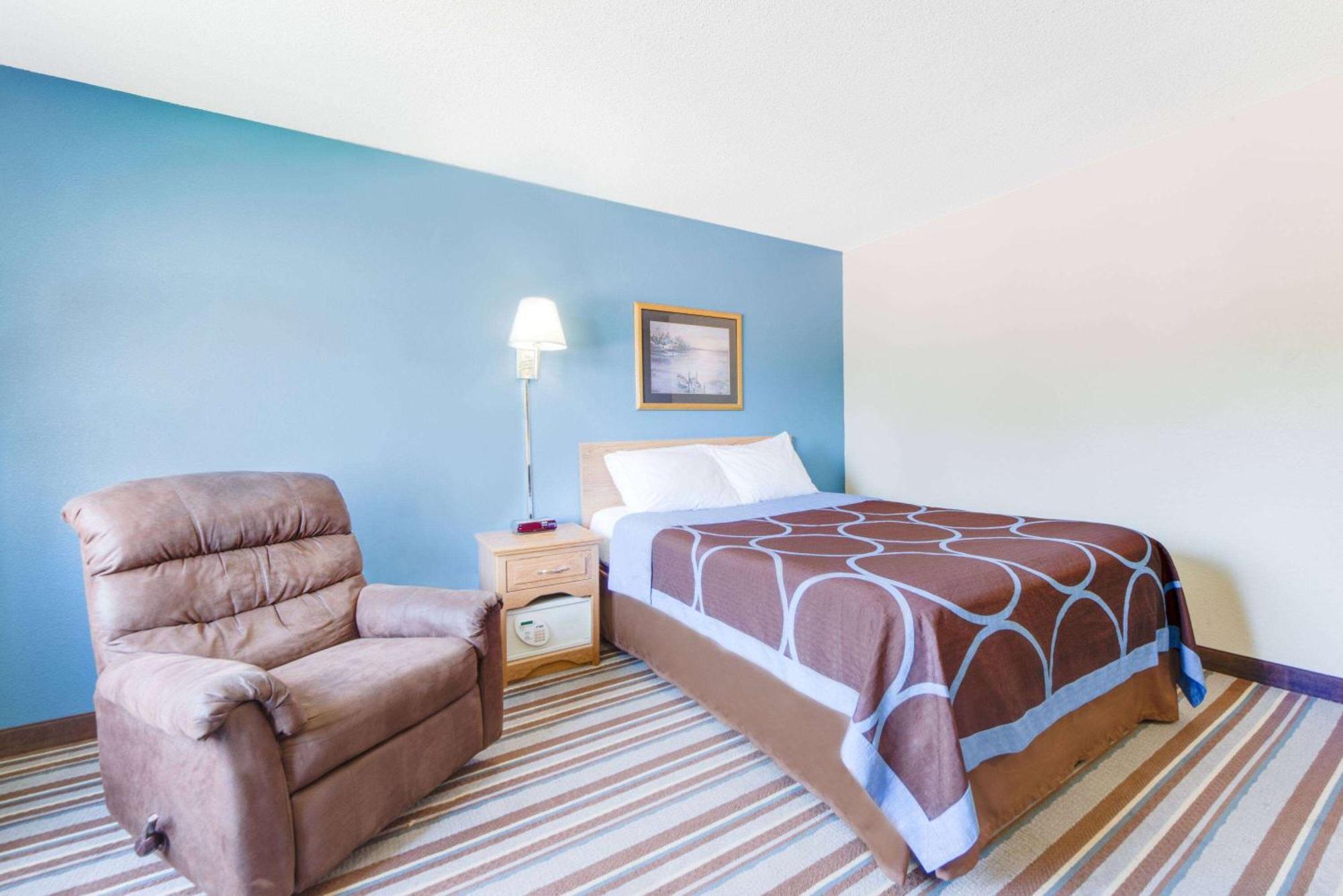 Hotel Super 8 By Wyndham Burlington Extérieur photo