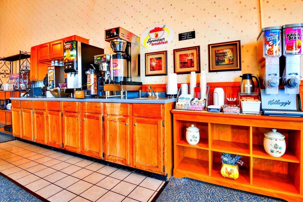 Hotel Super 8 By Wyndham Burlington Extérieur photo
